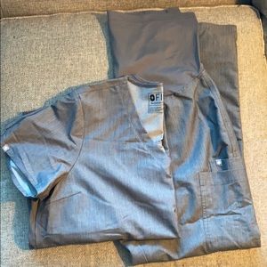 Figs maternity scrub pant and top